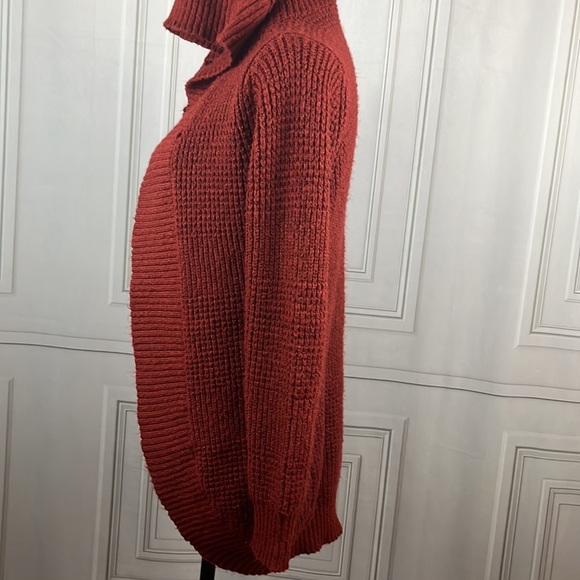 Red fuzzy cardigan 🖤 - Picture 6 of 12